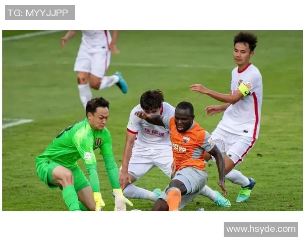 成都足球队实力引发热议球迷对球队表现的不同看法与争论 成都足球队实力引发热议球迷对球队表现的不同看法与争论