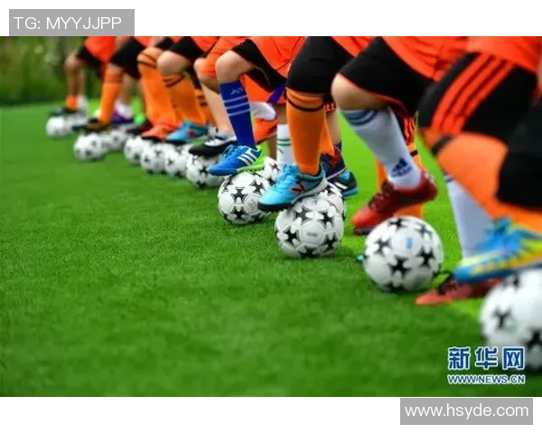 足球明星与孩子们的温馨瞬间合集展现亲子时光的幸福与乐趣